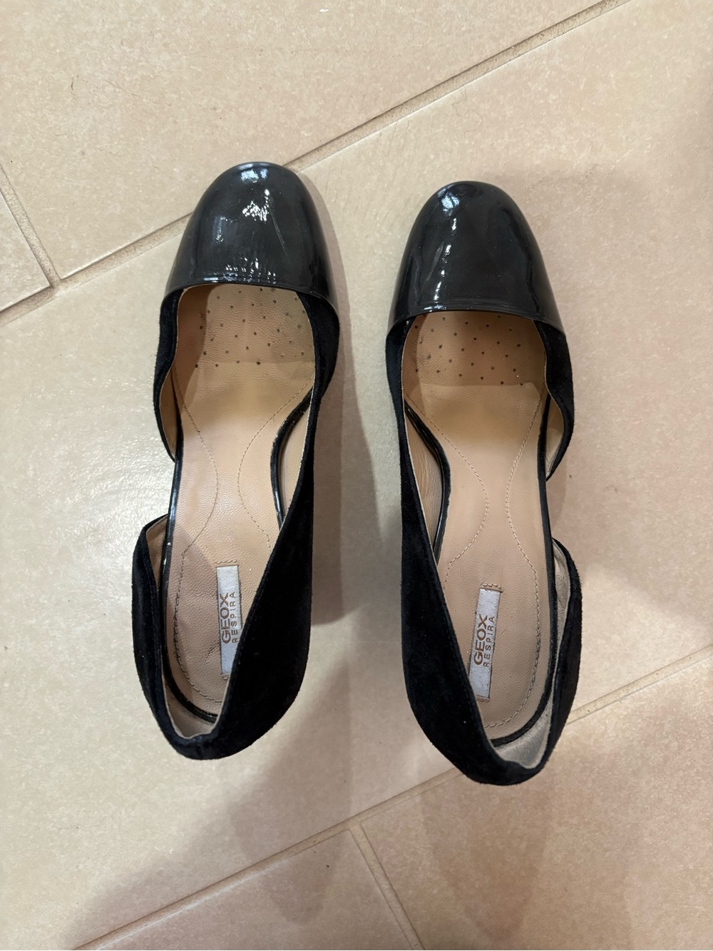 Geox Respira Navy Suede Patent Cap Toe Block Heel Pumps Size 38 or 7.5 US